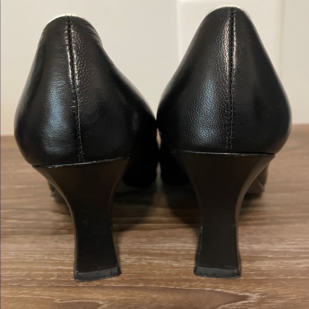 Bellini Shoes Women Size 9W Black White Trim Accents Mid-Height Heel Square Toe - Picture 6 of 10